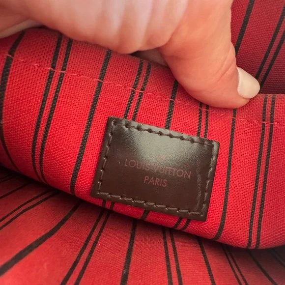 Louis Vuitton Damier Ebene Neverfull Pouch - Picture 4 of 7